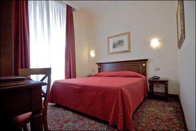 Отель Beau Site - Antica Residenza Рим Экстерьер фото